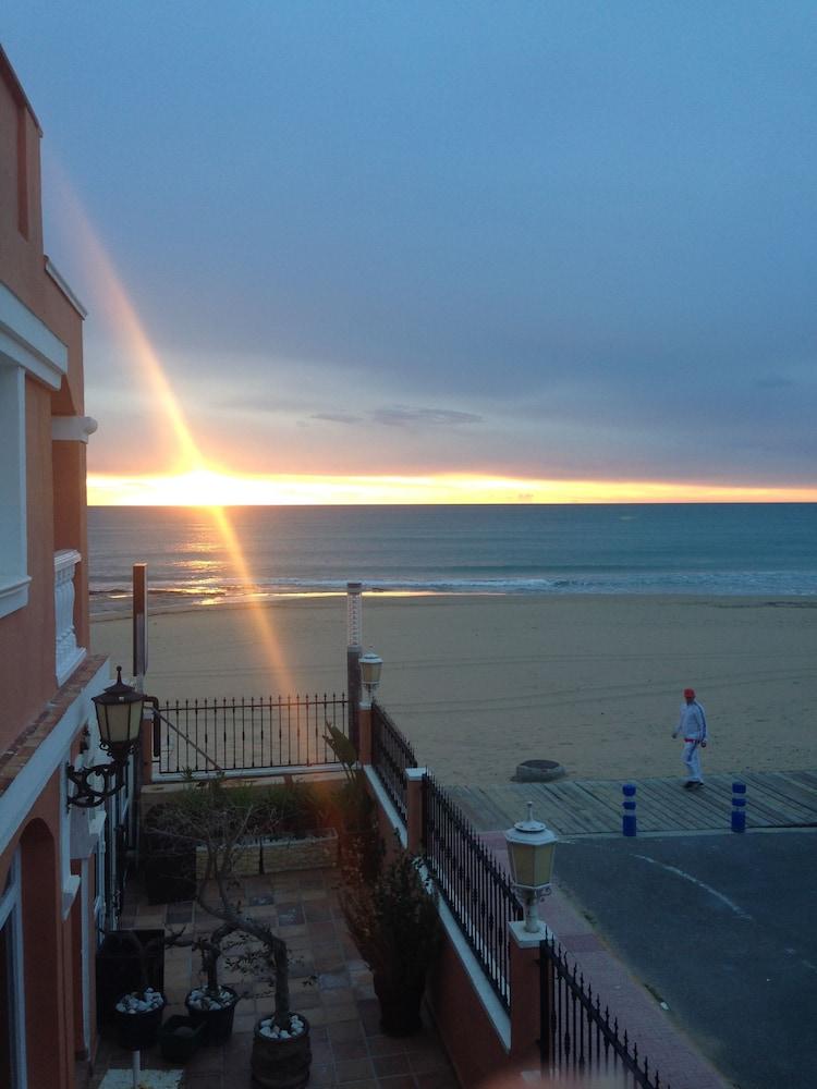 Apart-hotel Lloyds Club 3*